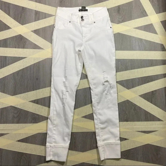 Like an Angel 😇 White Distressed Jeans 👼 - Picture 1 of 4